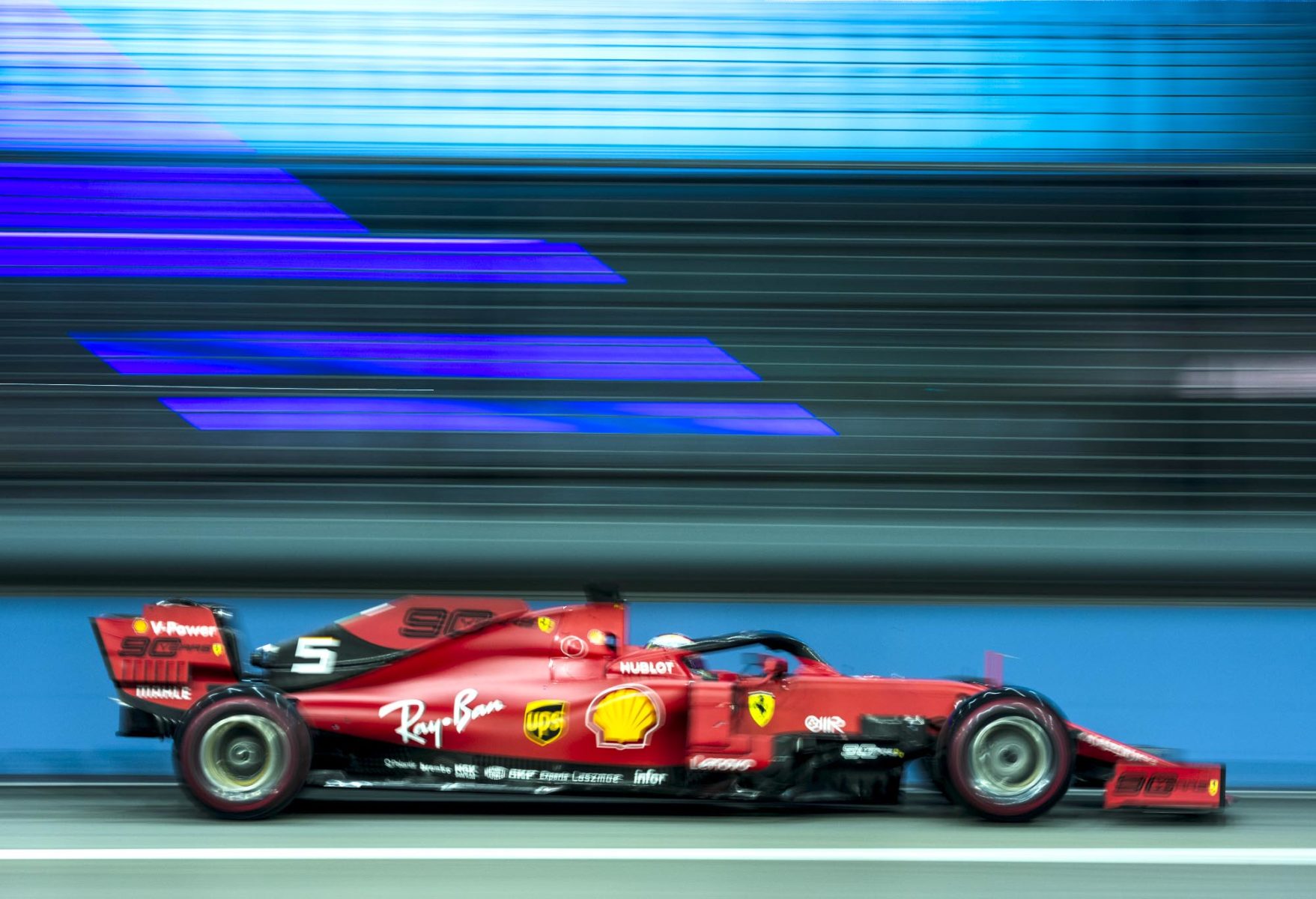 Sebastian Vettel on track at the 2019 Singapore Grand Prix
